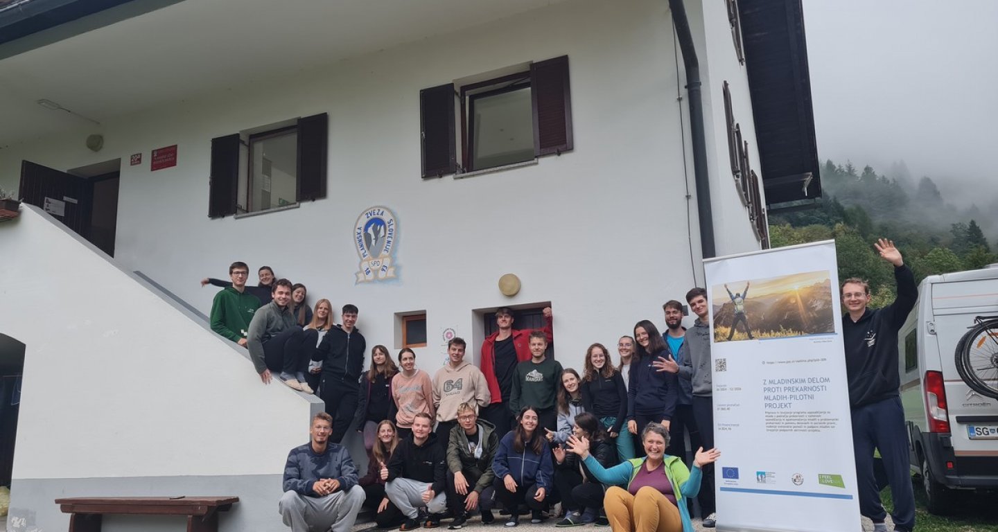 Mladi spoznavali izzive prekarnega dela na dvodnevnem usposabljanju v Bavšici