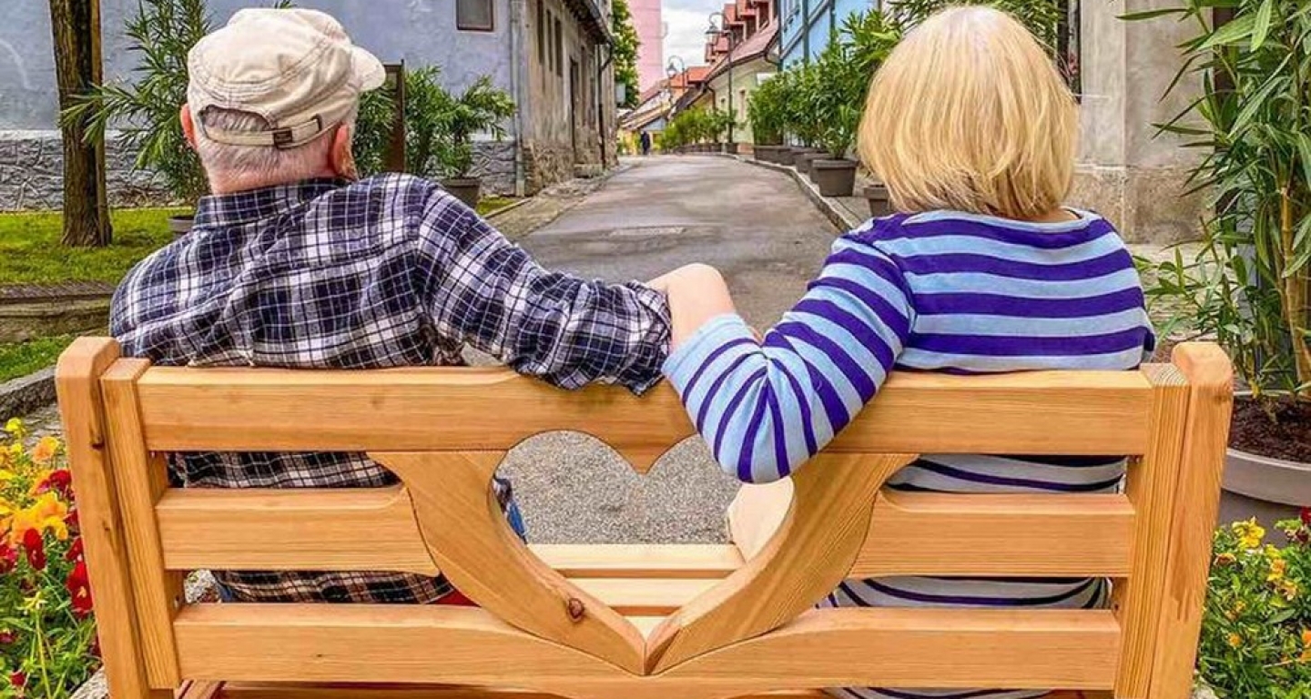 Glasuj za NAJ fotografijo klopce ljubezni!