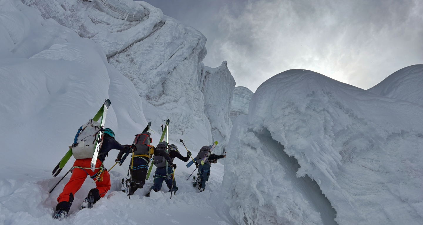 Naš cilj je bil jasen: smučati z vrha Manasluja (8.163 m), osme najvišje gore na svetu