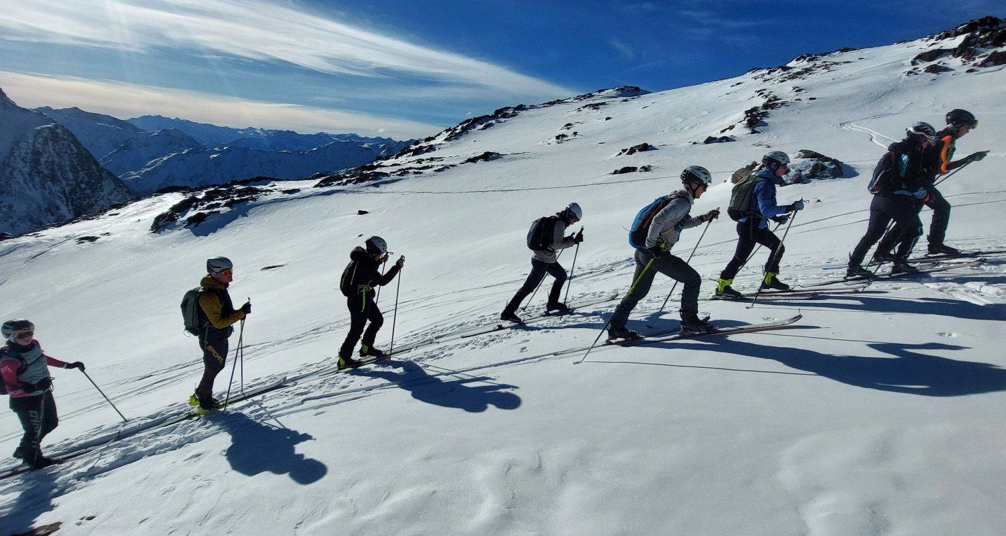 Slovenci na mednarodnem turnosmučarskem taboru za mlade v Italiji