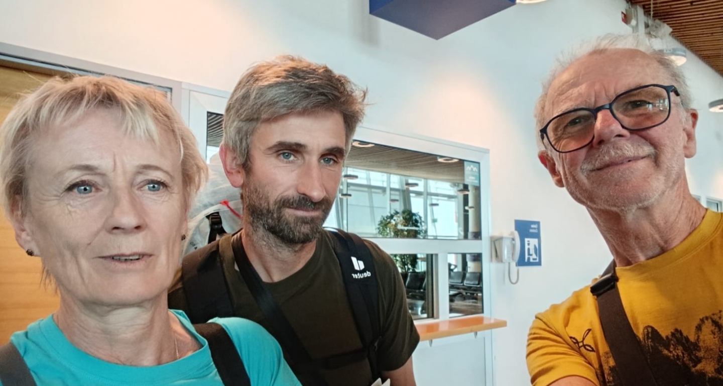 Meroi, Cuder in Benet prilagodili alpinistične cilje v Himalaji