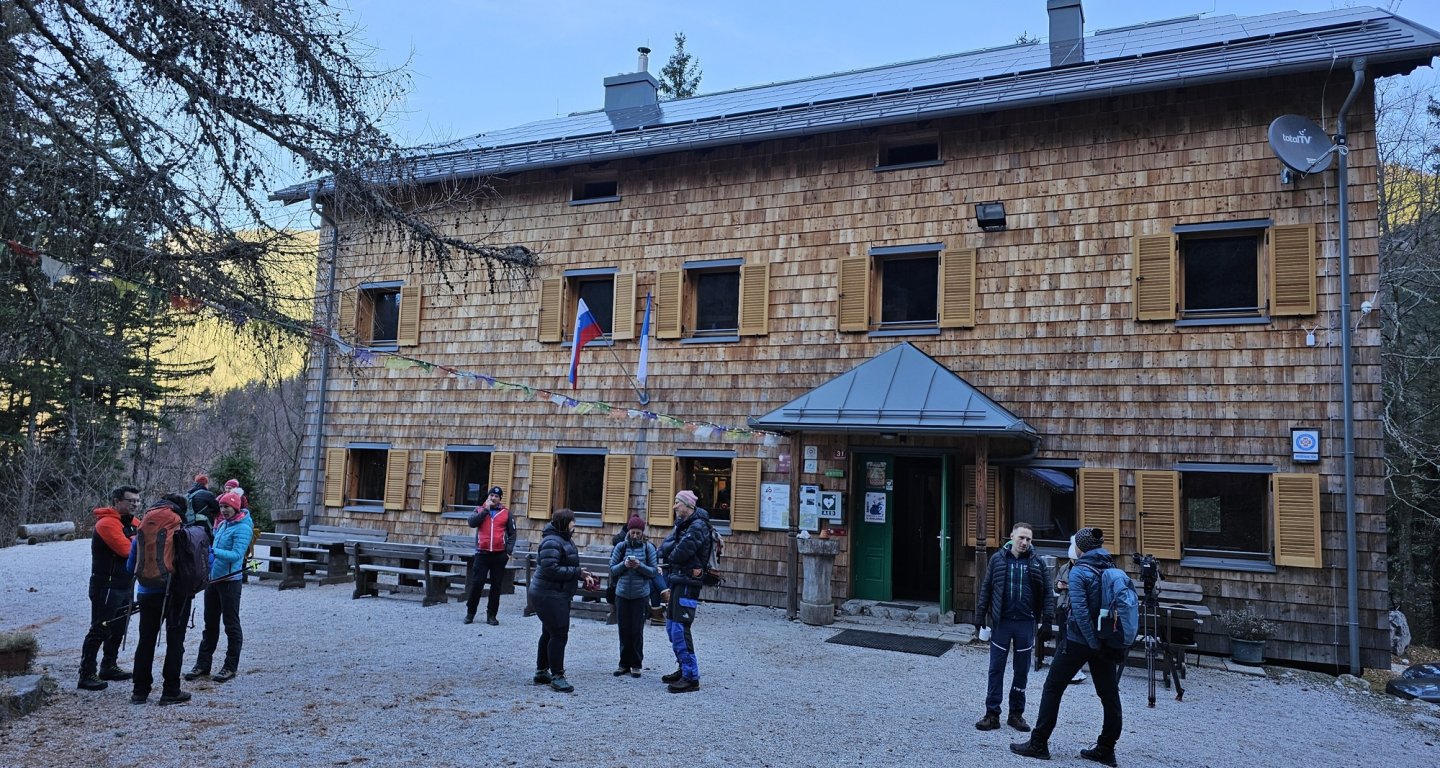 Pozimi vabljivi nižje ležeči planinski cilji, tudi koče